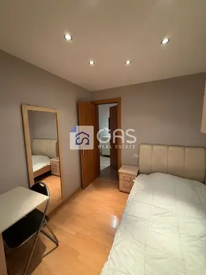 Apartament 2+1 me qera në Stacioni i Trenit, Tiranë, 75 m². Foto 2 nga 12