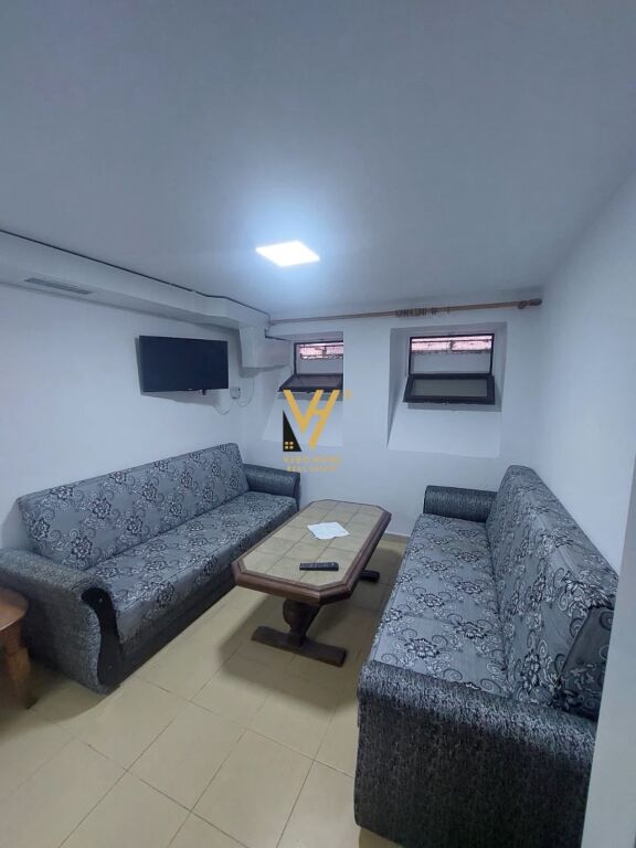 Apartament 2+1 me qera në Bulevardi Zogu I, Tiranë, 75 m². Foto 1 nga 3