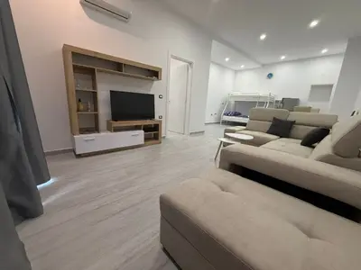 Apartment 1+1 for sale in Uji i Ftohtë, Vlorë, 72 m². Photo 2 of 10