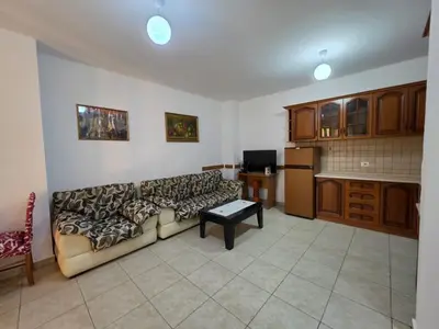 Apartament 1+1 me qera në Bulevardi Zogu I, Tiranë, 70 m². Foto 5 nga 11