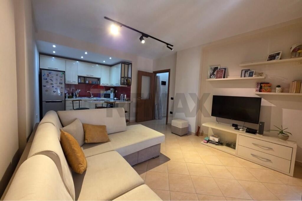 Apartment for sale in Astir, Tirana, 70 m². Photo 3 of 3