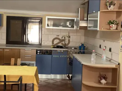 Apartament 2+1 me qera në Ali Demi, Tiranë, 120 m². Foto 2 nga 6