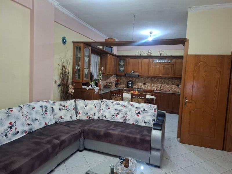 Vilë në shitje në Xhamia Dunavat, Gjirokastër, 285 m². Foto 5 nga 6