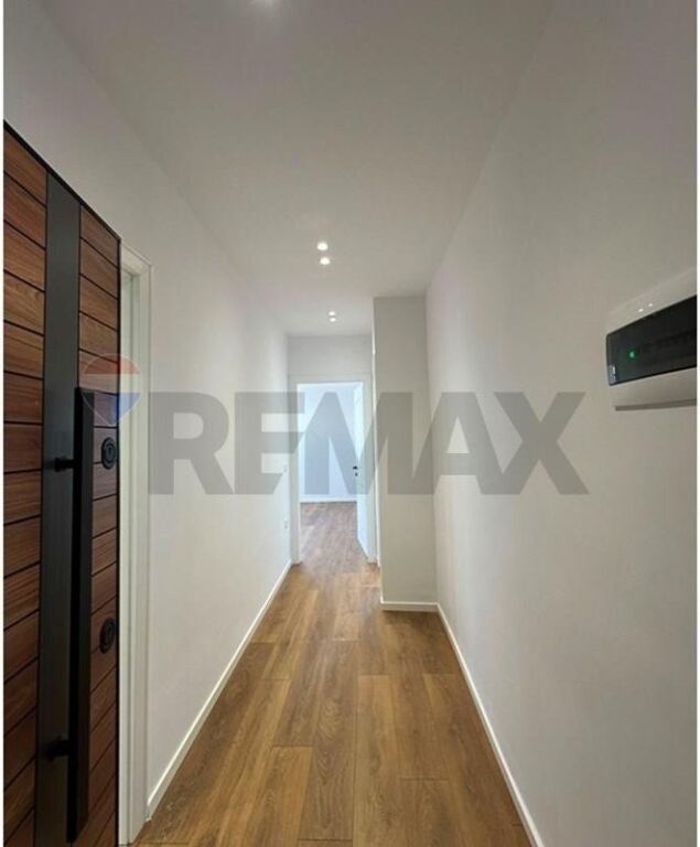 Appartamento in vendita a Rruga Irfan Tomini, Tirana, 86 m². Foto 1 di 3