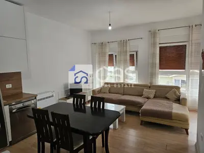 Apartament 2+1 me qera në Ali Demi, Tiranë, 100 m². Foto 2 nga 5