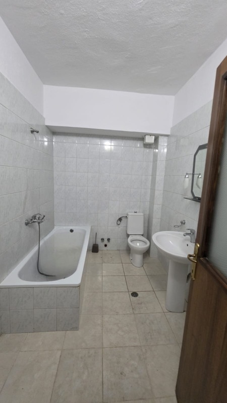 Apartament 3+1 në shitje në Komuna e Parisit, Tiranë, 163 m². Foto 5 nga 6