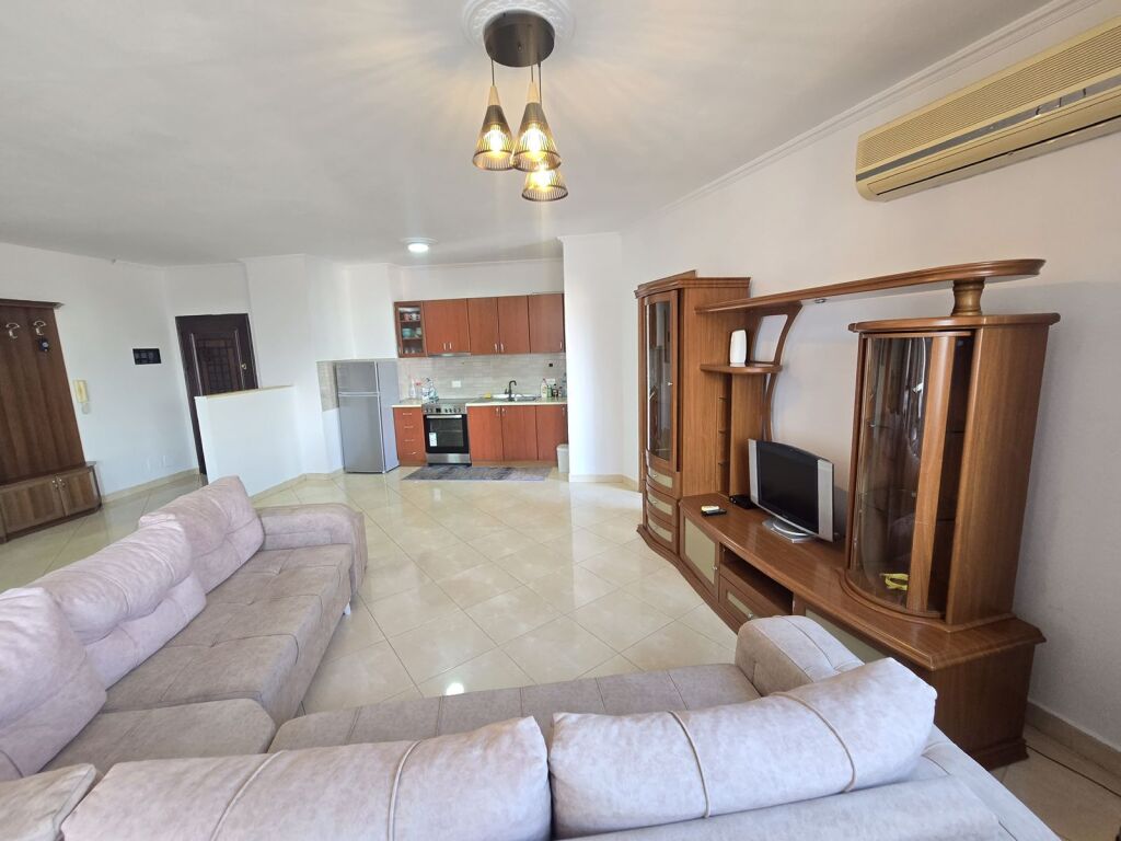 Apartment 2+1 for rent in Rruga e Barrikadave, Tirana, 80 m². Photo 2 of 3