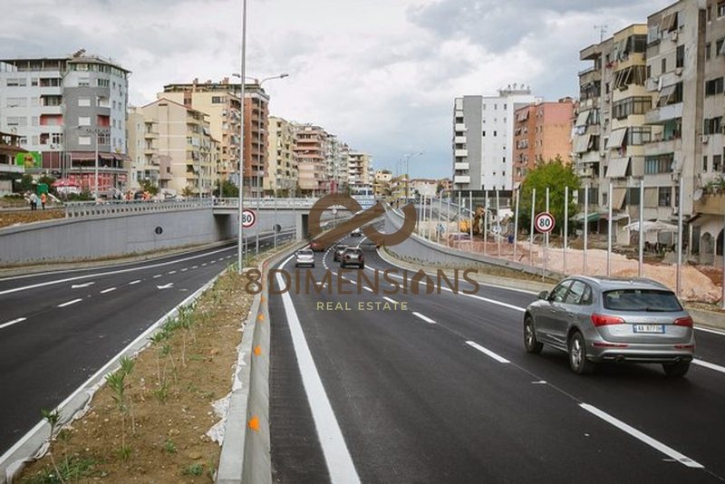 Magazzino 2+1 in vendita a Astir, Tirana, 93 m²