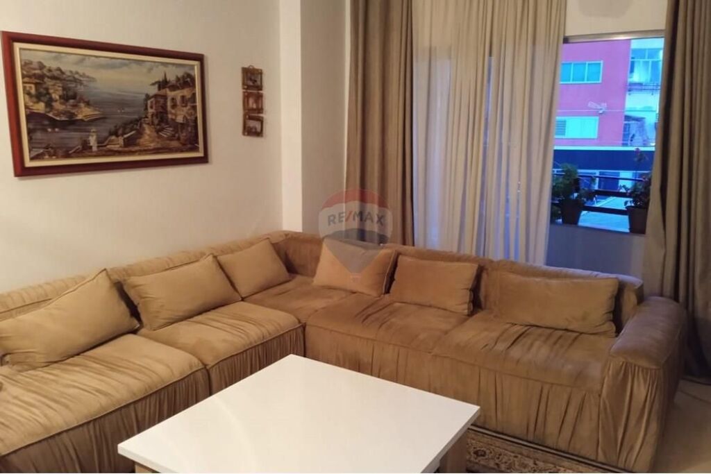 Appartamento in vendita a Paskuqan, Kamza, 117 m². Foto 2 di 3