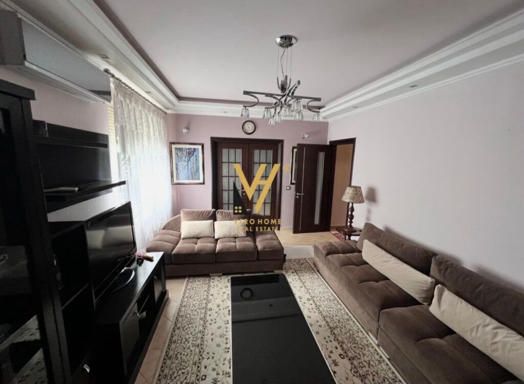 Apartament 2+1 me qera në Komuna e Parisit, Tiranë, 118 m². Foto 2 nga 3