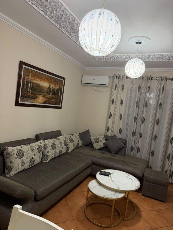 Appartamento 2+1 in affitto a Rruga Jordan Misja, Tirana, 83 m²