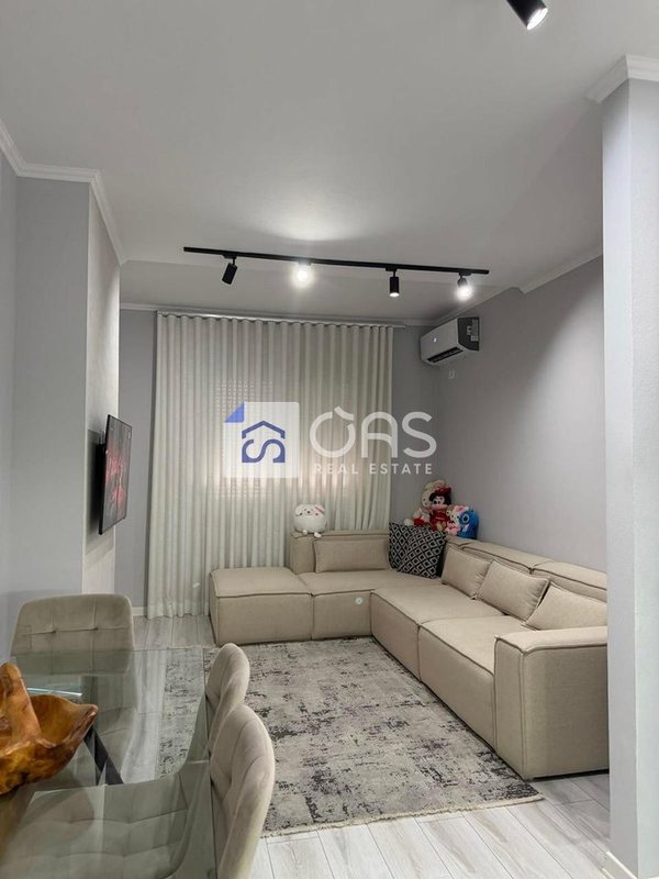 Appartamento 1+1 in affitto a Liqeni i Thatë, Tirana, 65 m²