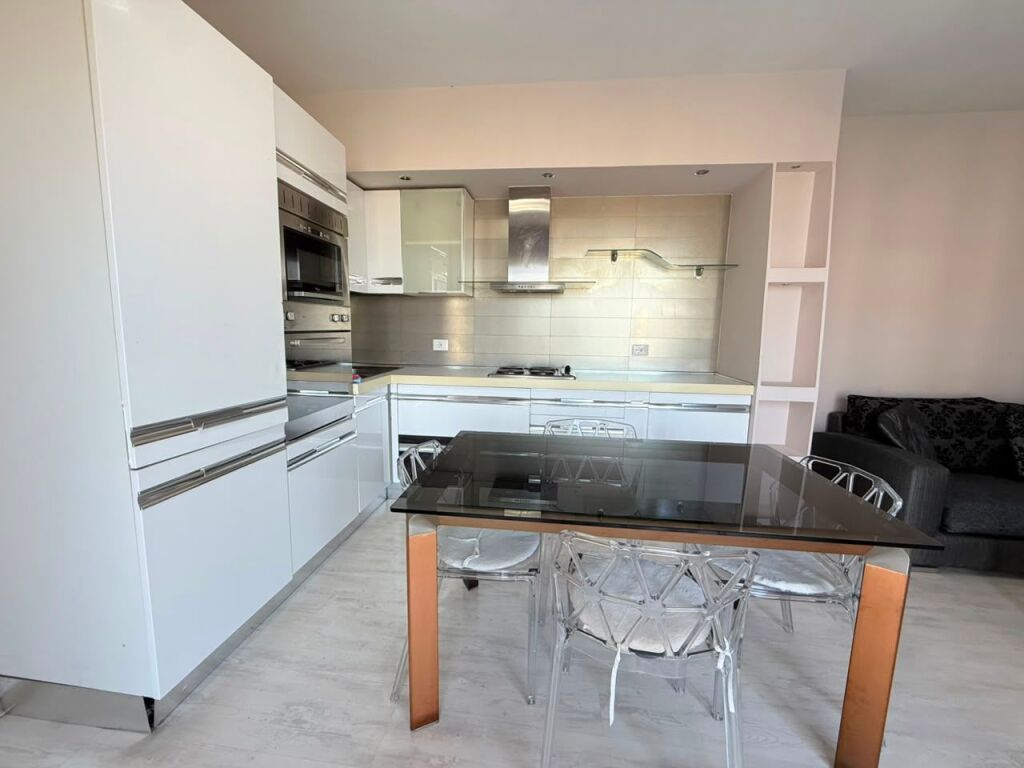 Apartment 1+1 for rent in Brryli, Tirana, 70 m². Photo 3 of 3
