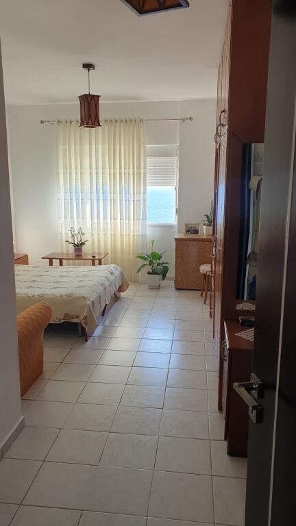 Apartament 3+1 në shitje në Rruga Mitat Hoxha, Sarandë, 180 m². Foto 3 nga 4