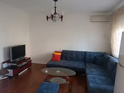 Shtëpi private 1+1 me qera në Rruga 1 Qershori, Pogradec, 64 m². Foto 1 nga 9