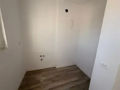 Apartment 2+1 for sale in Çezma e Ferrës, Durrës, 70 m². Photo 4 of 5