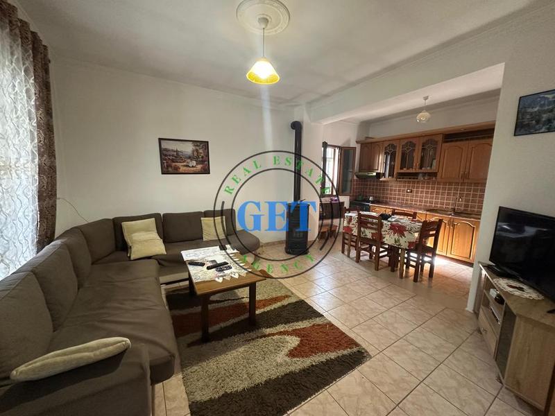 House for sale in Kryqi i Kuq, Durrës, 352 m²