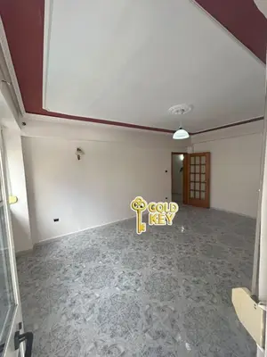 Apartament 2+1 në shitje në Pallati i Sportit Ramazan Njala, Durrës, 76 m². Foto 2 nga 9