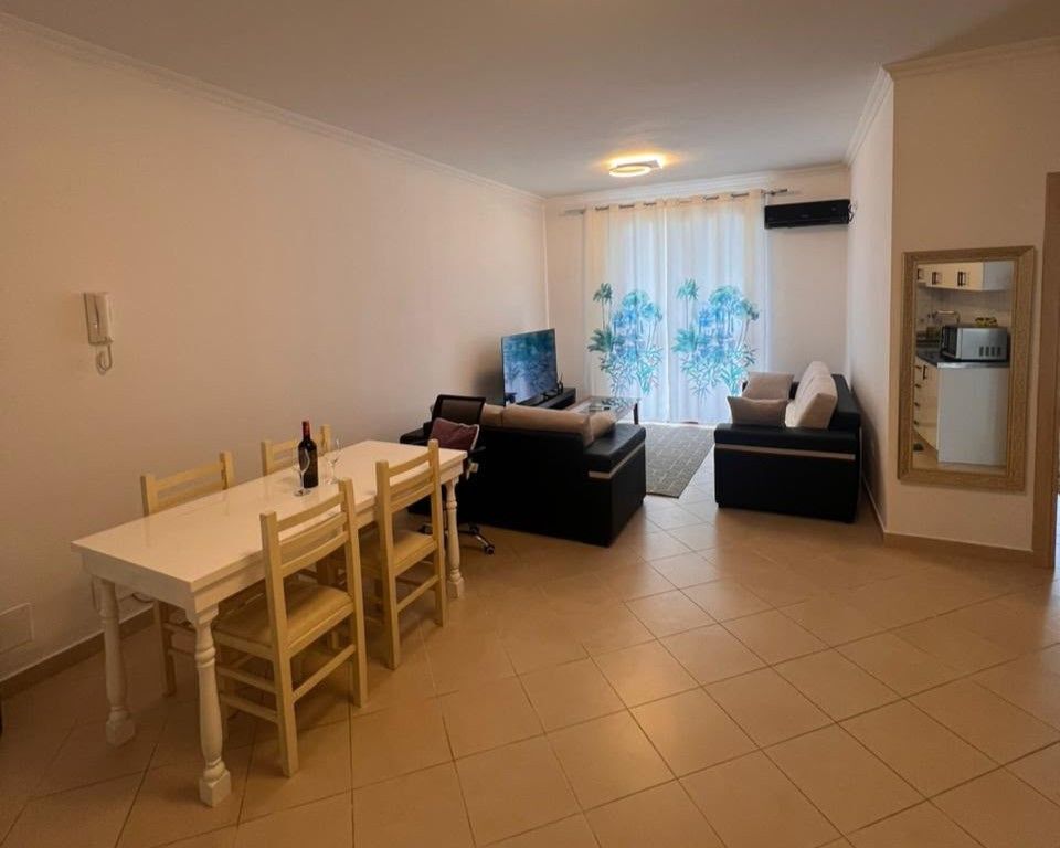 Apartament 2+1 me qera në Vilat Gjermane, Tiranë, 86 m²