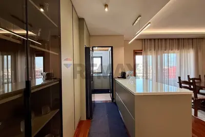 Apartament 3+1 me qera në Liceu Artistik Jordan Misja, Tiranë, 150 m². Foto 2 nga 8