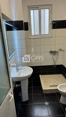 Apartament 1+1 me qera në 5 Maj, Tiranë, 75 m². Foto 4 nga 5
