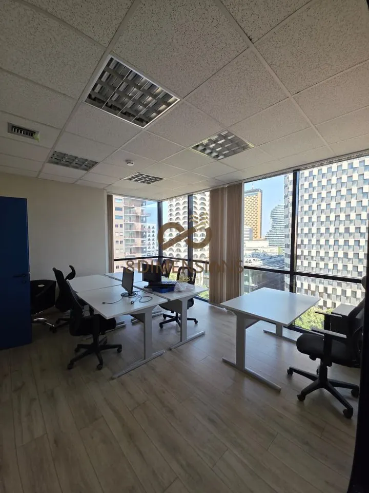 Negozio in affitto a Rruga e Elbasanit, Tirana, 330 m². Foto 1 di 5