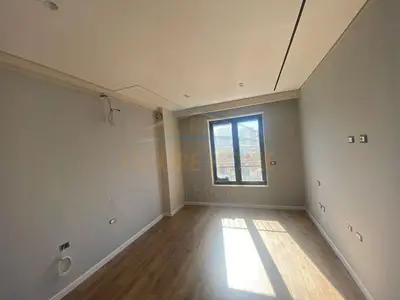 Apartament 2+1 në shitje në Rruga Karl Gega, Tiranë, 100 m². Foto 2 nga 7