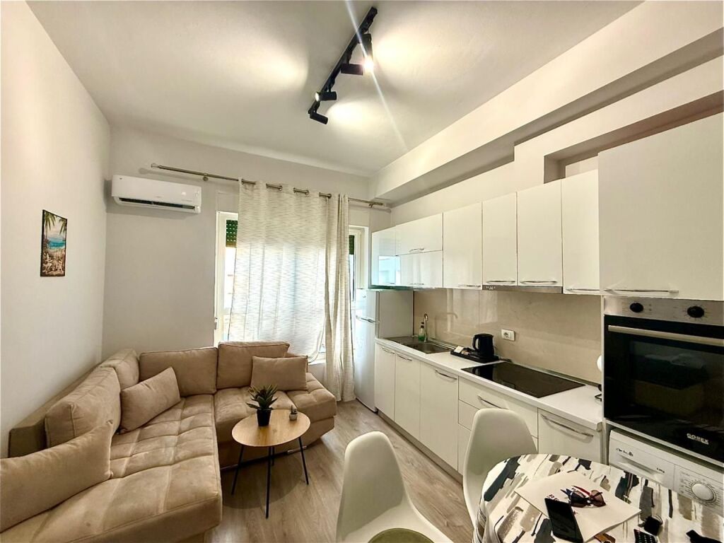 Appartamento 1+1 in vendita a Kompleksi Mangalem 21, Tirana, 31 m². Foto 1 di 3