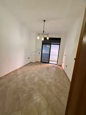 Zyrë me qera në kompleksi Panorama, Tiranë, 94 m². Foto 1 nga 6