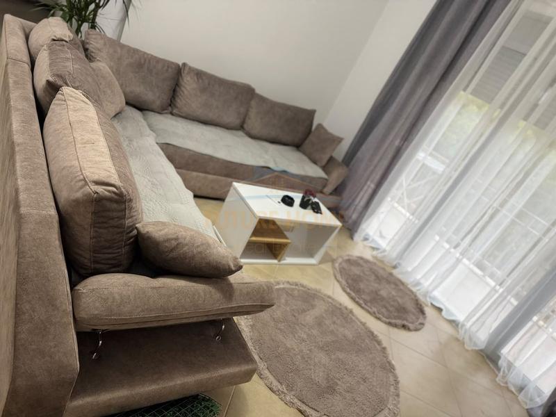 Apartament 2+1 me qera në Kompleksi Odeon, Vlorë, 86 m²