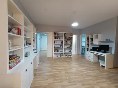 Apartament 2+1 me qera në Sheshi Skënderbej, Tiranë, 102 m². Foto 3 nga 8