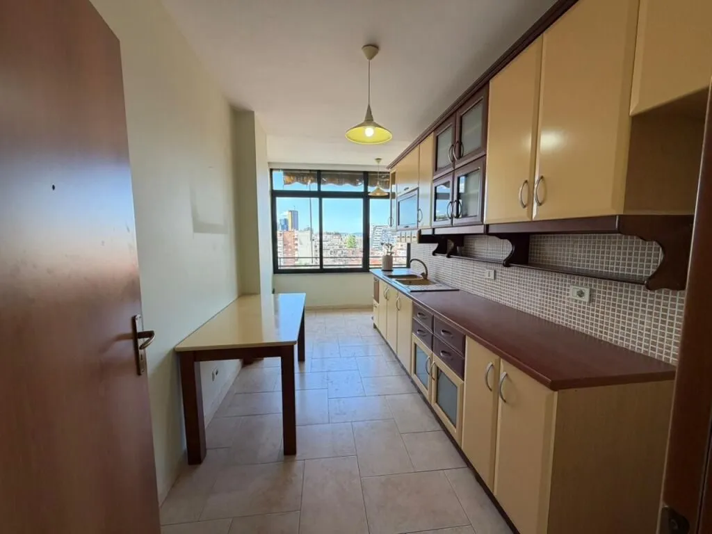 Appartamento 3+1 in affitto a Selvia, Tirana, 130 m². Foto 1 di 7