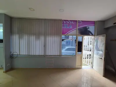 Dyqan në shitje në Rruga Kongresi i Manastirit, Tiranë, 38 m². Foto 2 nga 6