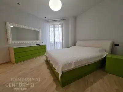 Apartament 2+1 me qera në Rruga Qemal Stafa, Tiranë, 135 m². Foto 6 nga 12