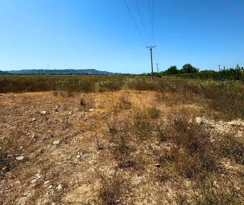 Terreno in vendita a Valias, Kamza, 10.000 m²