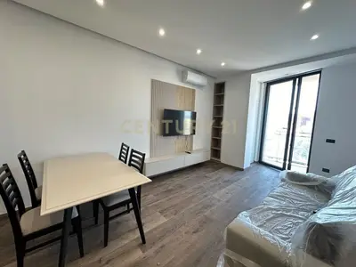 Apartament 1+1 me qera në Golden Tower Residence, Tiranë, 75 m². Foto 2 nga 5