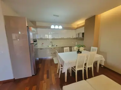 Apartament 2+1 me qera në Kthesa e Kamzës, Tiranë, 94 m². Foto 5 nga 12
