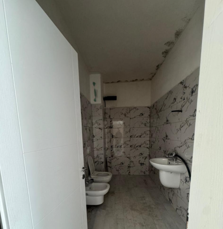 Apartment 1+1 for sale in Mali i Robit, Golem, 56 m². Photo 3 of 3
