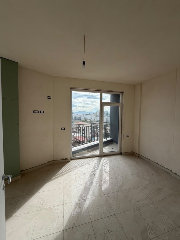 Apartment 3+1 for sale in Bulevardi i Ri, Tirana, 134 m². Photo 7 of 8
