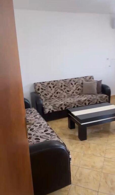 Apartment 1+1 for rent in Rruga Spiro Cipi, Tirana, 70 m²