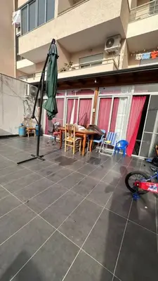 Apartament 2+1 në shitje në Rruga Vaso Pasha, Durrës, 170 m². Foto 2 nga 6