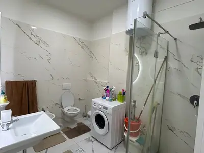Apartament 1+1 me qera në Liqeni i Thatë, Tiranë, 120 m². Foto 10 nga 10