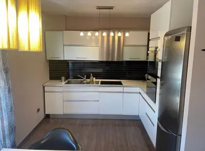 Apartament 2+1 me qera në Pallati me Shigjeta, Tiranë, 102 m². Foto 4 nga 8