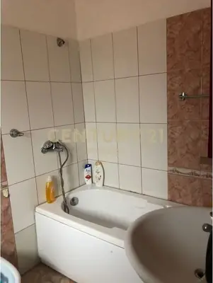 Apartament 3+1 me qera në Vilat amerikane, Tiranë, 162 m². Foto 9 nga 9
