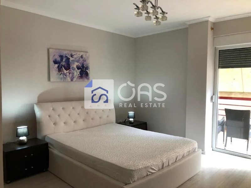 Apartament 2+1 në shitje në Liqeni i Thatë, Tiranë, 140 m². Foto 3 nga 5