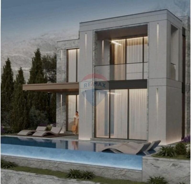 Villa in vendita a Palase, Valona, 219 m². Foto 1 di 3