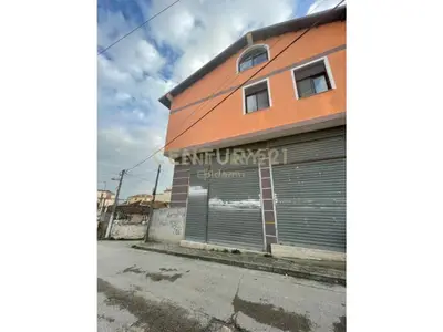 Villa for sale in Rruga Aleksander Goga, Durrës, 411 m². Photo 2 of 9