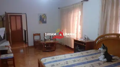 House 2+1 for sale in Lushnje prane Stadiumit, Lushnjë, 184 m². Photo 9 of 9