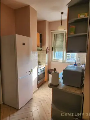 Apartament 2+1 me qera në Rruga e Kavajës, Tiranë, 80 m². Foto 8 nga 9