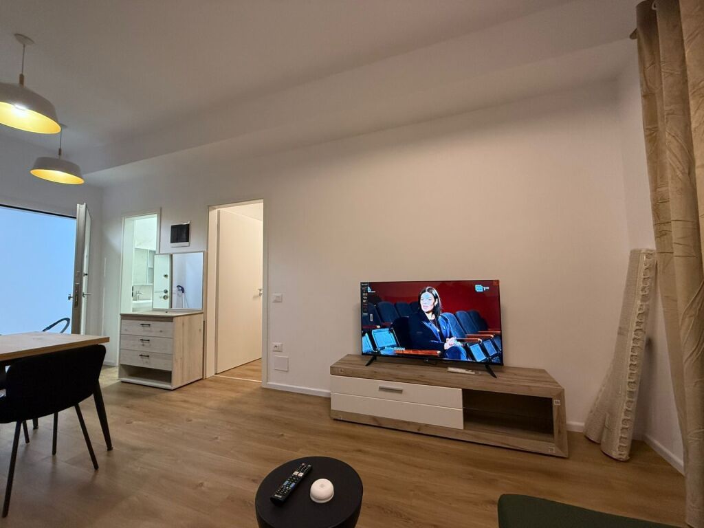 Apartment 1+1 for rent in Ali Demi, Tirana, 50 m². Photo 2 of 3